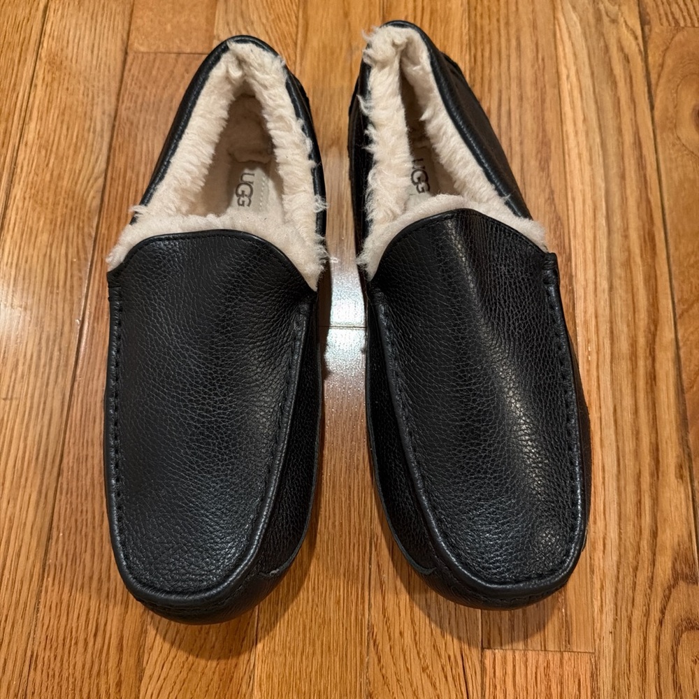 UGG Men’s Black Leather Slip-On Moccasin with Cream Shearling